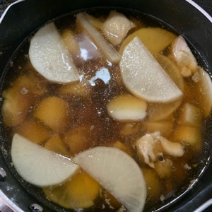 里芋・鶏肉・大根の煮物